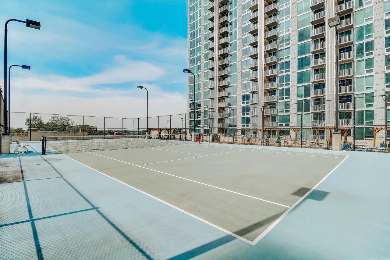 Frontdesk Uptown Apts With City Views Charlotte Exterior photo