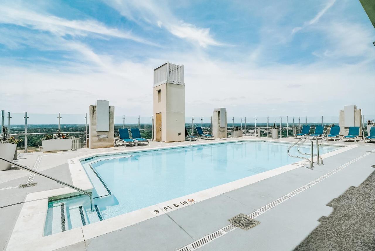 Frontdesk Uptown Apts With City Views Charlotte Exterior photo