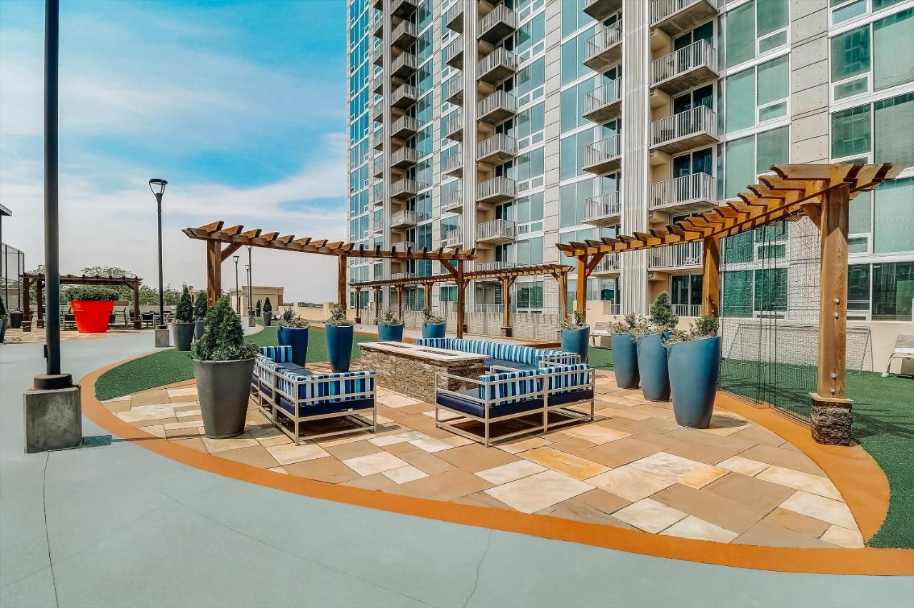 Frontdesk Uptown Apts With City Views Charlotte Exterior photo